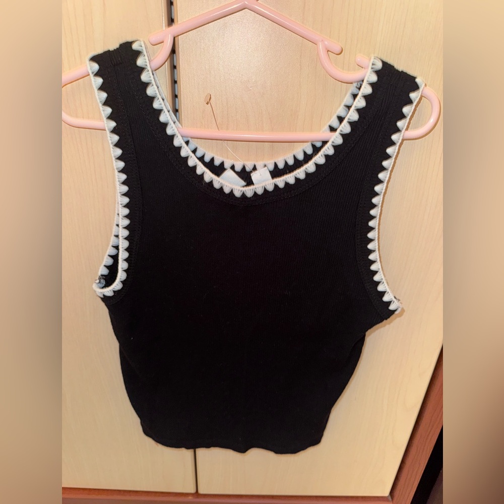 GAP Girls Black Knit Tank Top Size M 8-9 White Scallop Trim